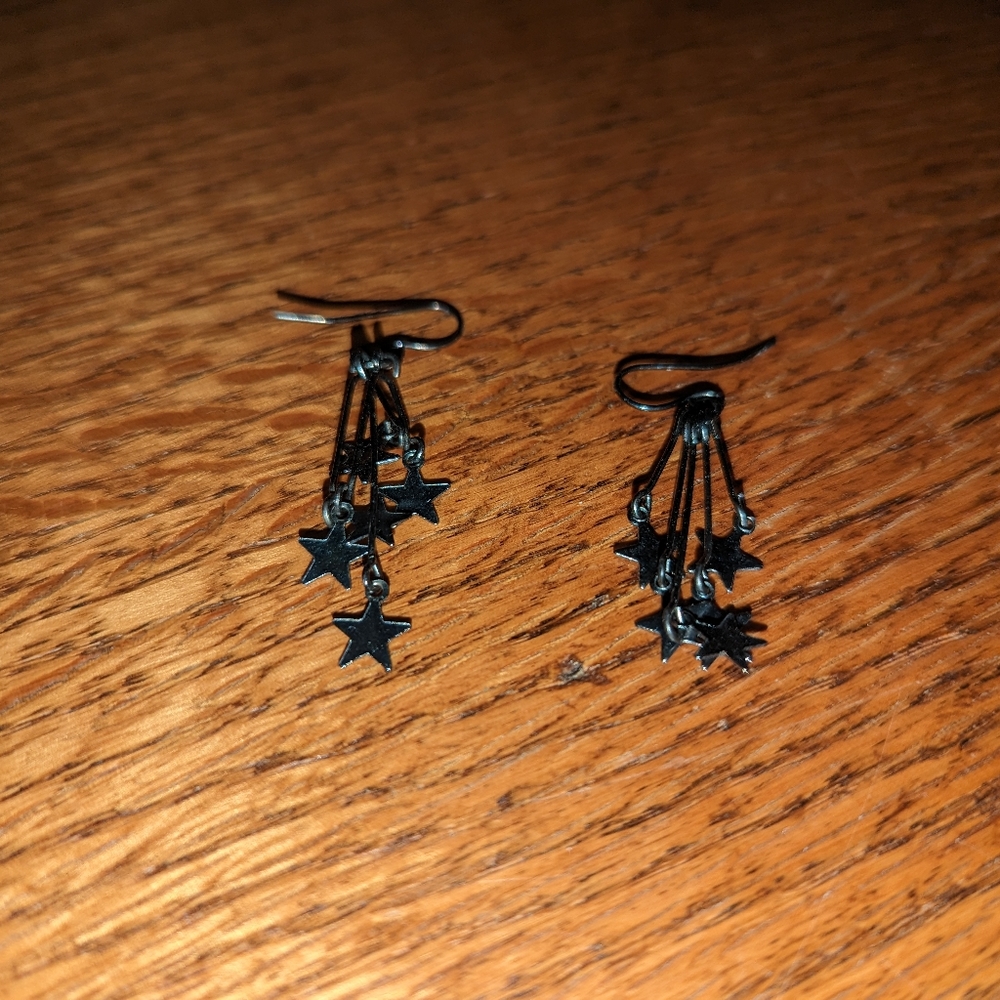 Dangling Stars Earrings
